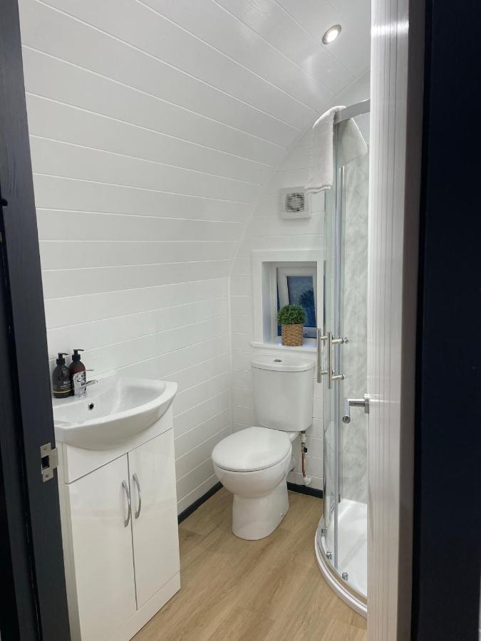Apex Studio Pod & Jacuzzi Bath Форт-Вільям Екстер'єр фото